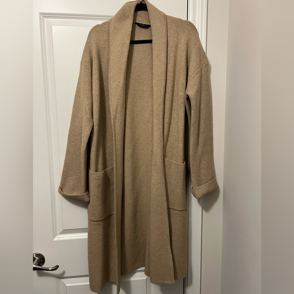 Denver Hayes size Medium Tan Cardigan